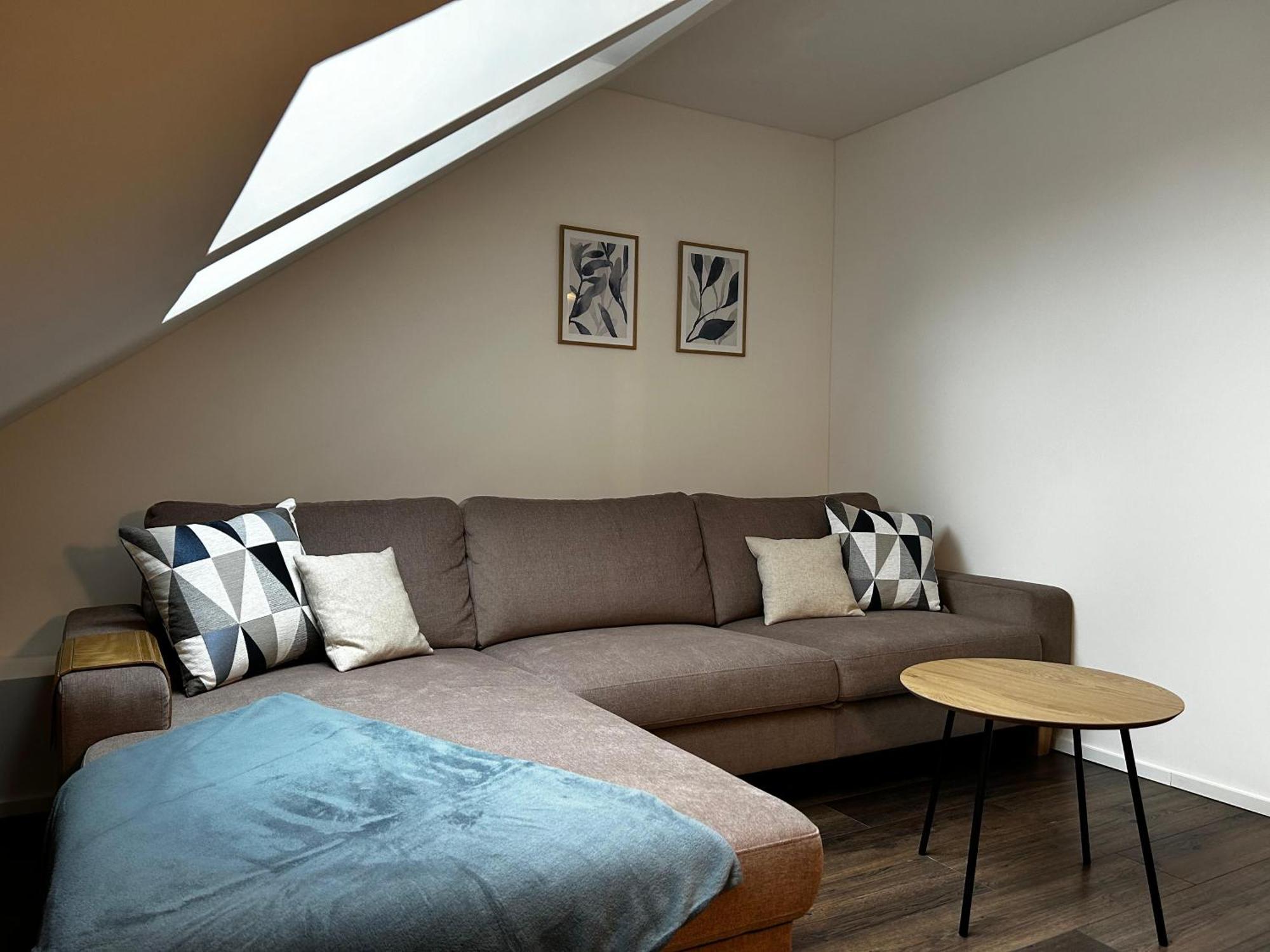 Moderne Ferienwohnung Fuer Familien Im Dachgeschoss Bosau Luaran gambar
